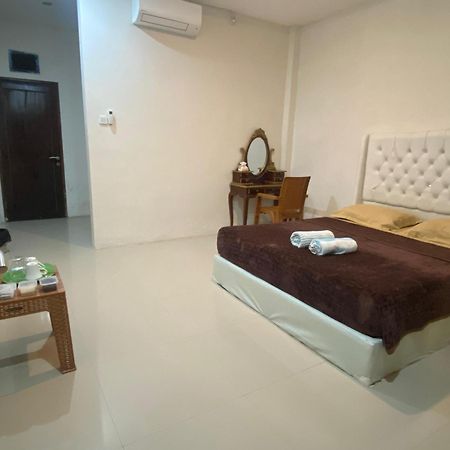 Wl Guesthouse Labuan Bajo Extérieur photo