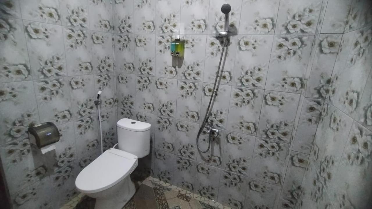 Wl Guesthouse Labuan Bajo Extérieur photo