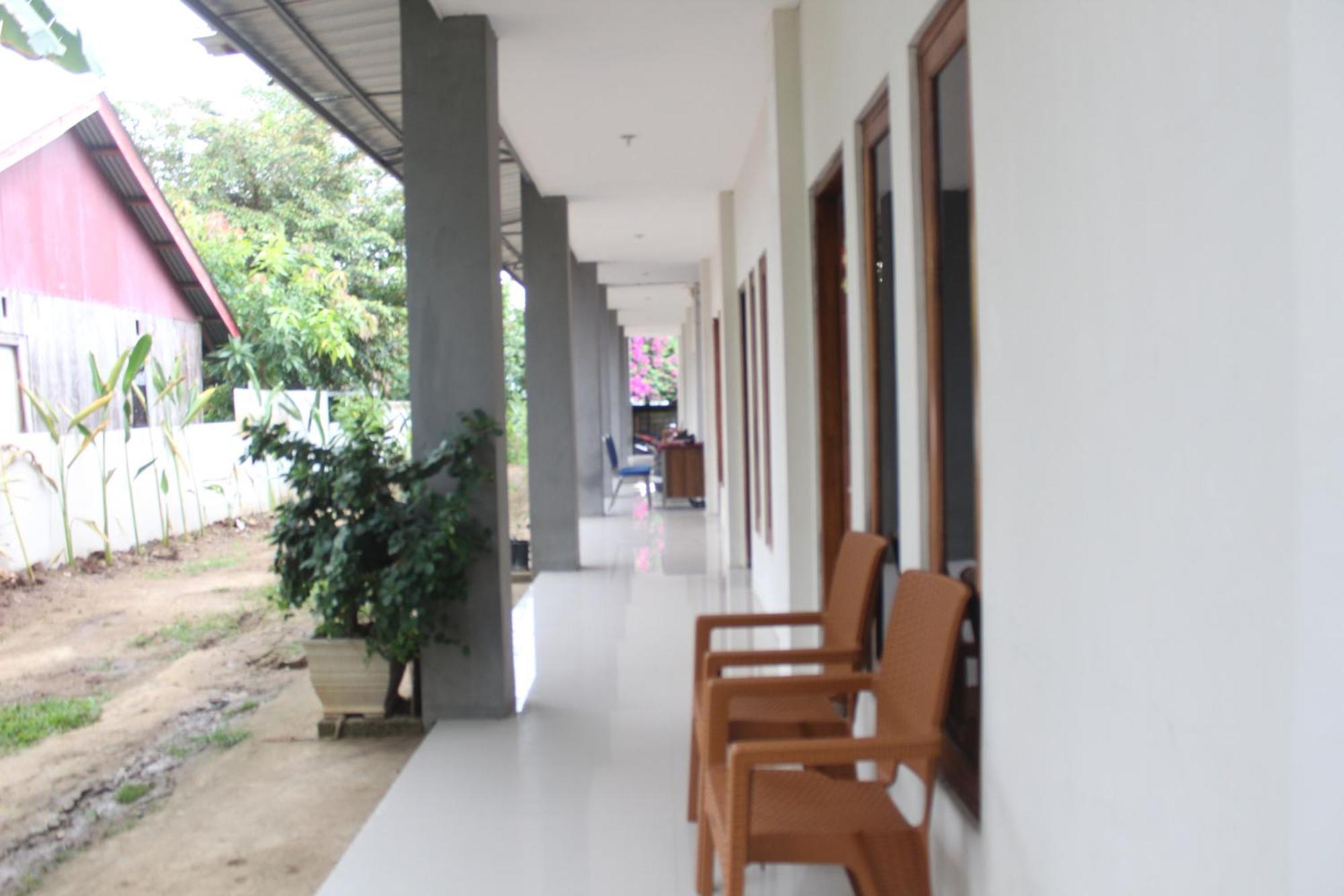 Wl Guesthouse Labuan Bajo Chambre photo